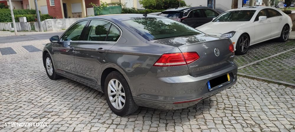 VW Passat 1.6 TDI Highline - 3
