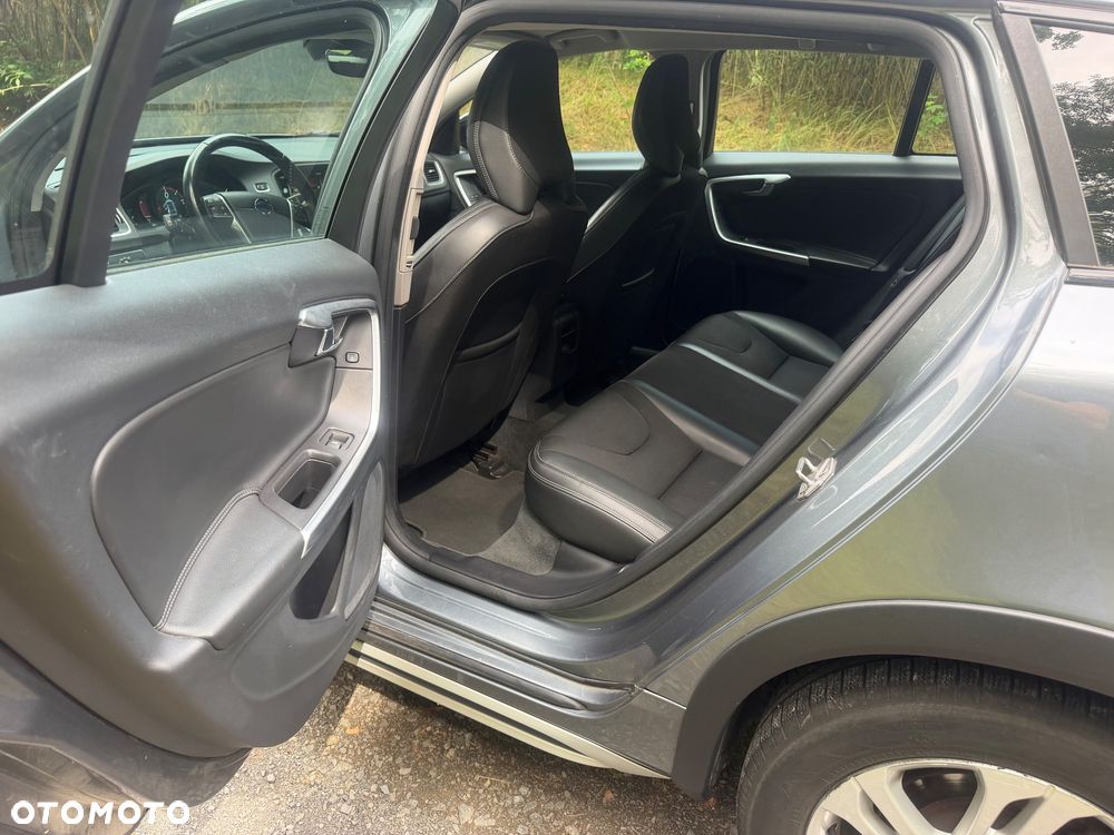 Volvo V60 Cross Country D3 Drive-E Momentum - 17
