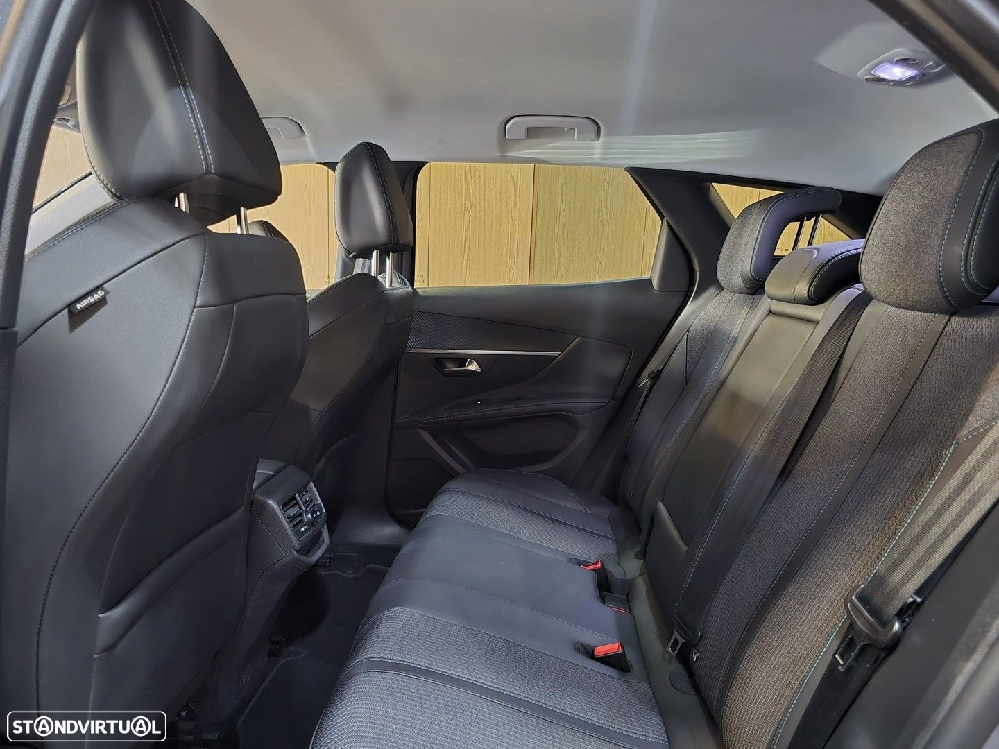 Peugeot 3008 1.5 BlueHDi Allure EAT8 - 33