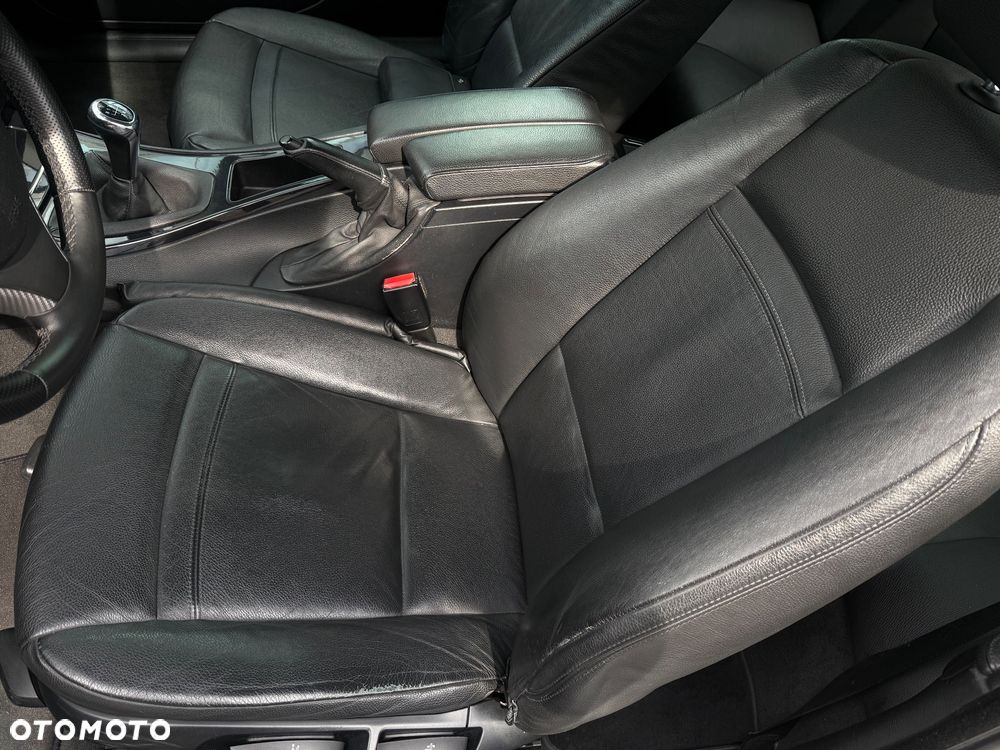BMW Seria 3 320d DPF - 12