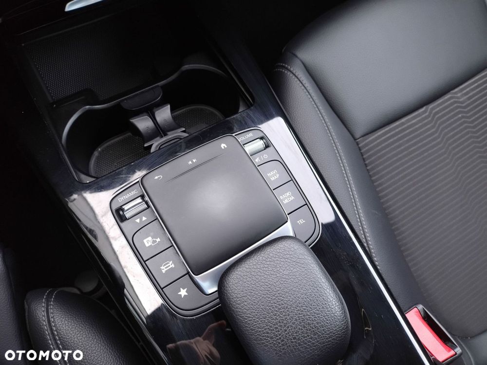 Mercedes-Benz CLA 200 7G-DCT - 15