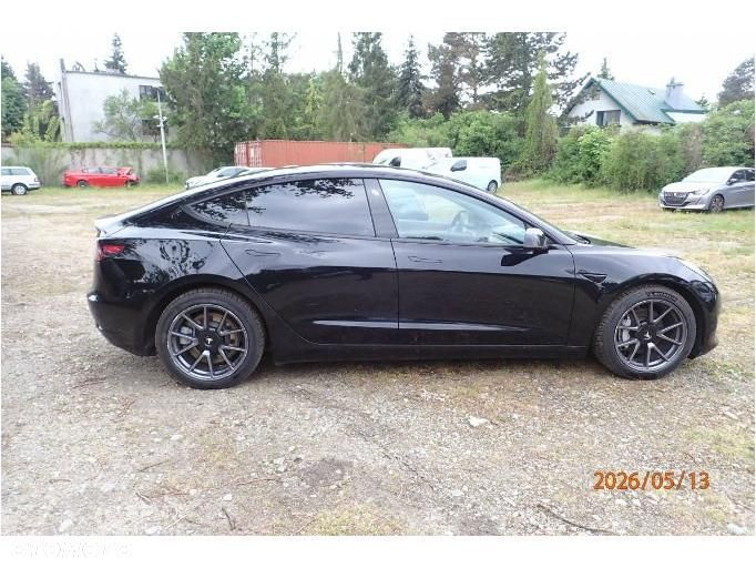 Tesla Model 3 - 16