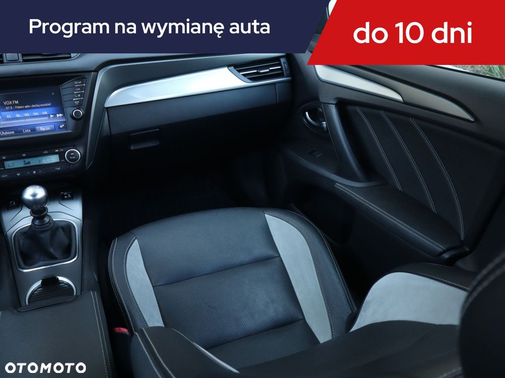 Toyota Avensis - 10