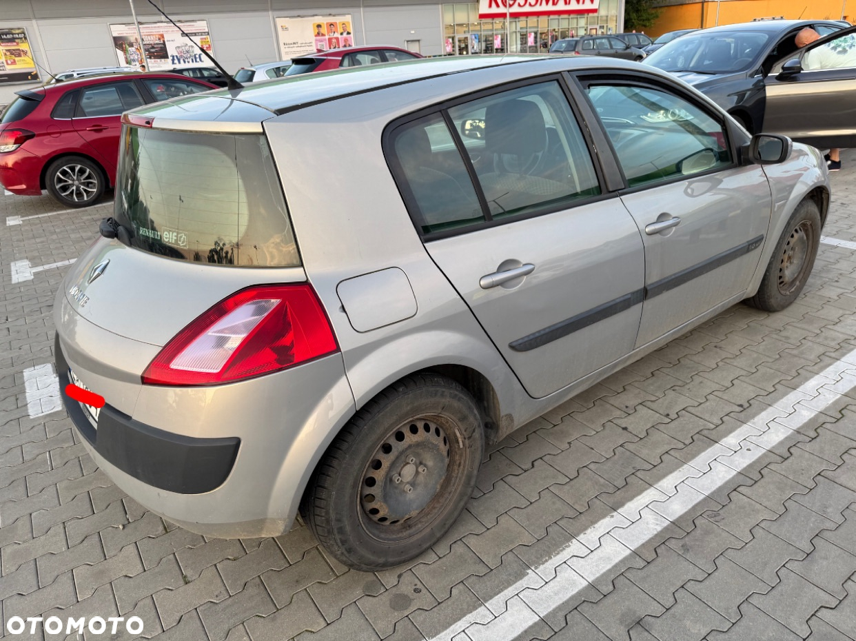 Renault Megane 1.6 Confort Dynamique - 4