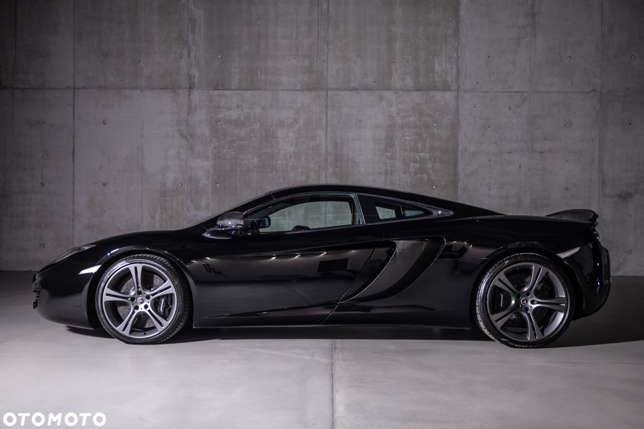 McLaren MP4-12C Coupe - 12