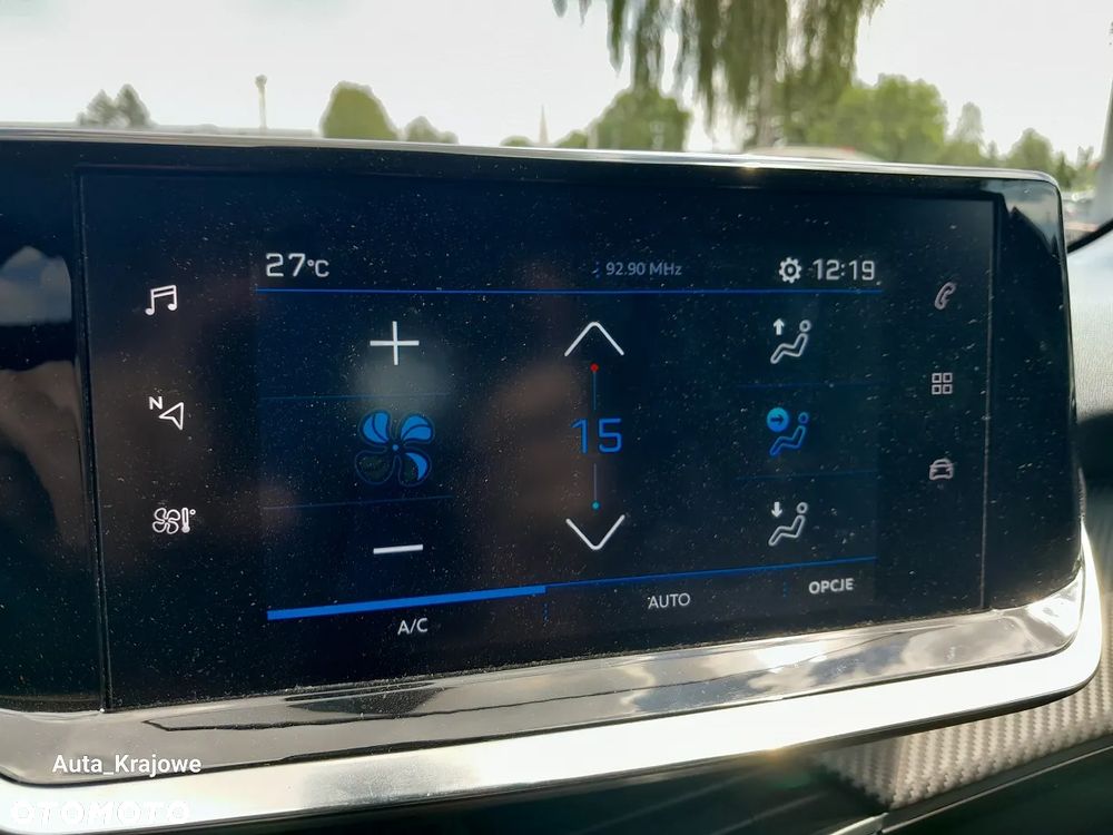 Peugeot 208 PureTech 100 EAT8 Allure - 15