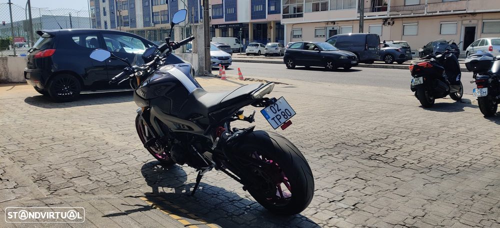 Yamaha MT-09 - 10