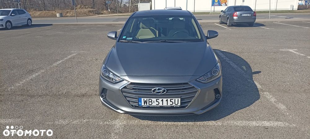 Hyundai Elantra 1.6 CRDi Comfort - 3