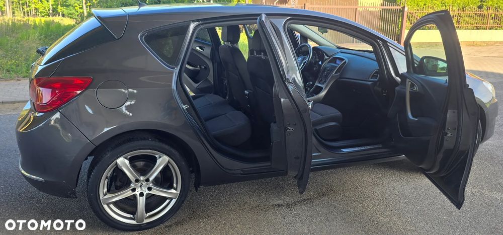 Opel Astra 1.6 Edition 111 Jahre - 12