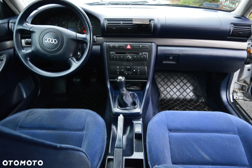 Audi A4 Limousine 1.8 - 9