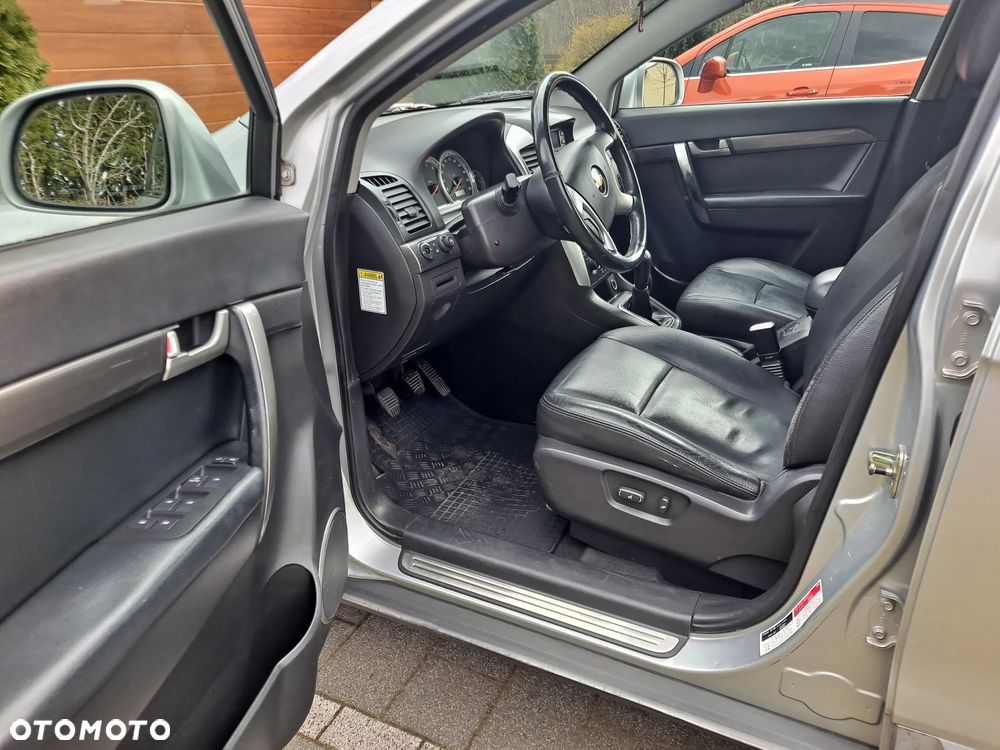 Chevrolet Captiva 2.0 d High - 14