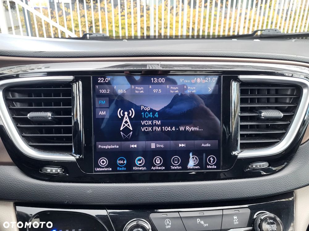 Chrysler Pacifica - 12