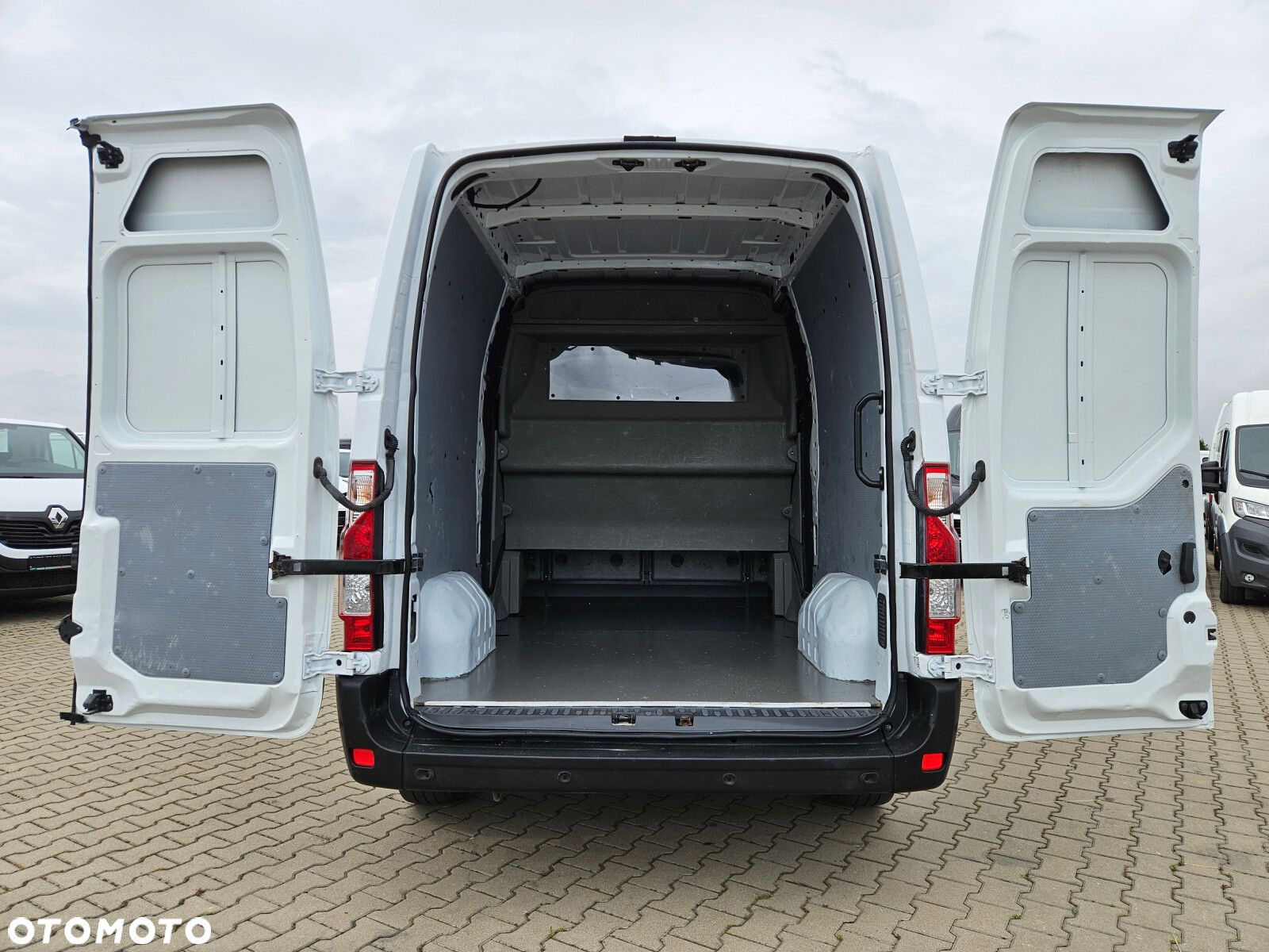 Renault Master L2H2 *89999zł Netto* Brygadówka 7 osób 2.3 dCi/150KM - 15