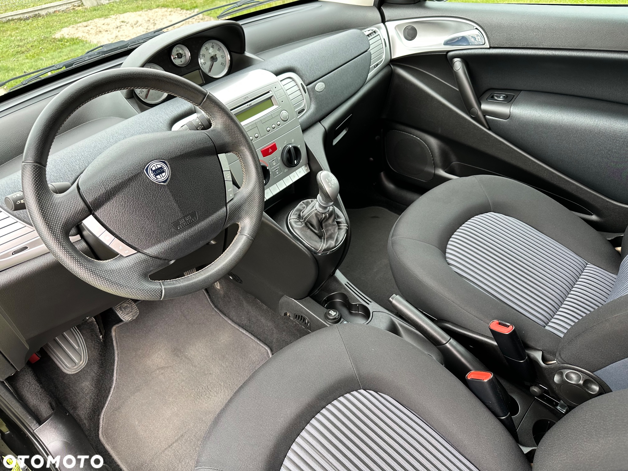 Lancia Ypsilon 1.2 8v - 8