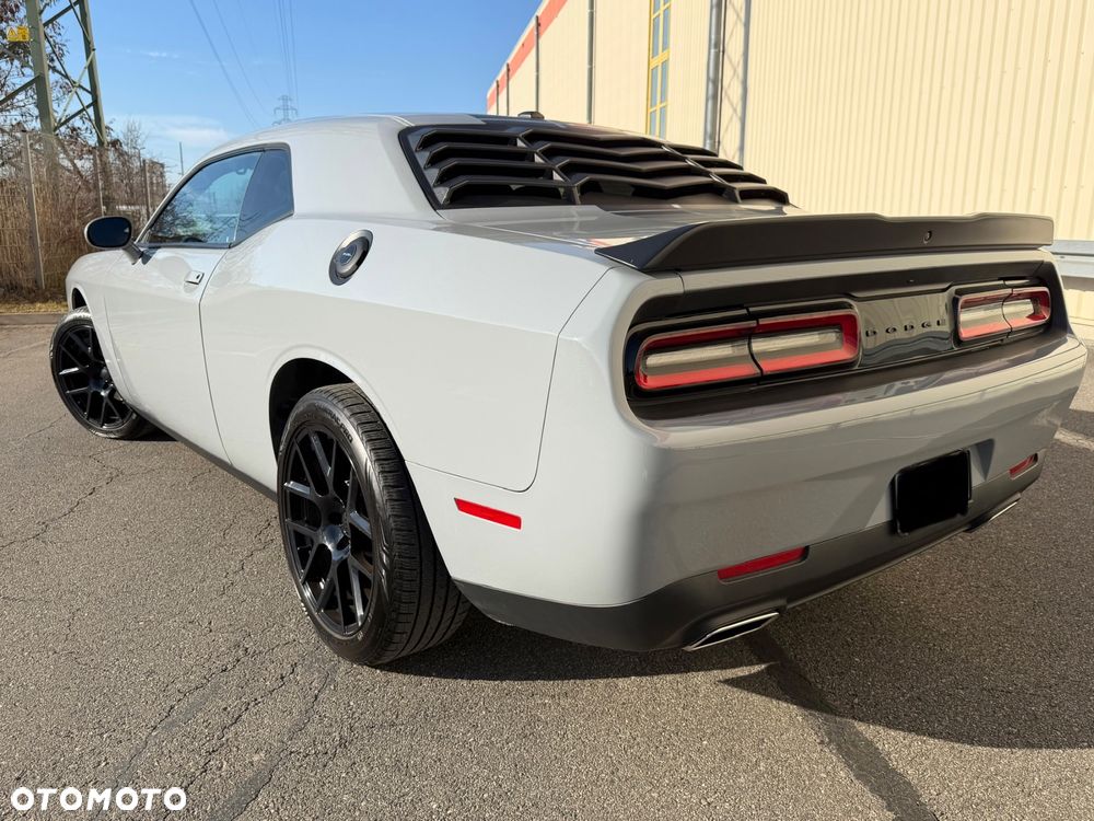 Dodge Challenger 3.6 SXT Plus - 23