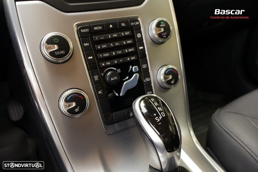 Volvo XC 70 D4 Geartronic Black Line - 48