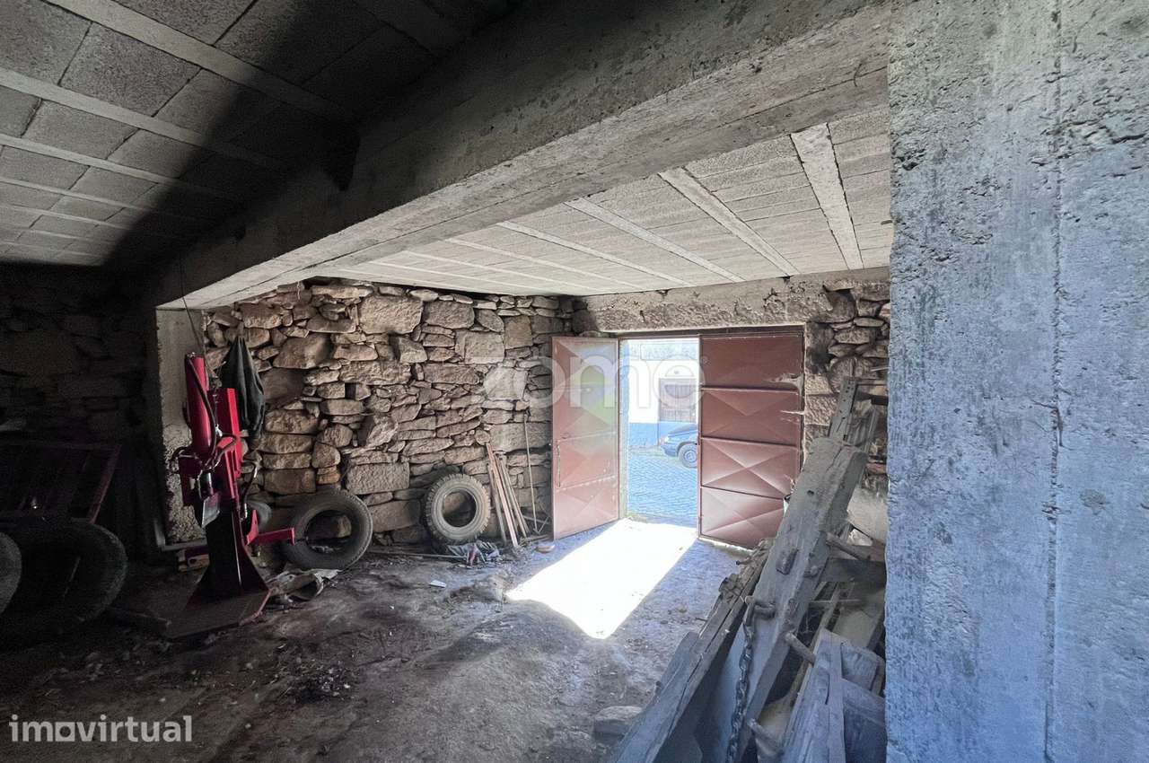 Casa em ruína com 4 divisões - Grande imagem: 3/5