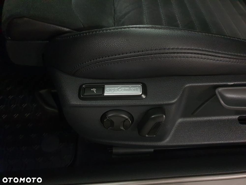 Volkswagen Passat 2.0 TDI BMT Highline - 29