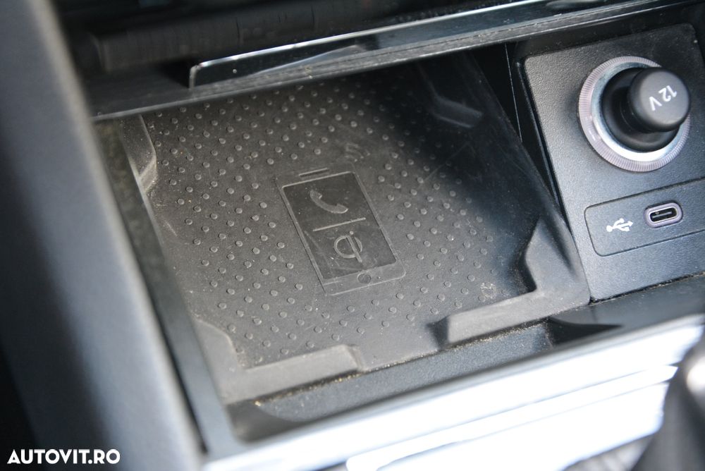 Skoda Superb 2.0 TDI DSG Premium Edition - 36