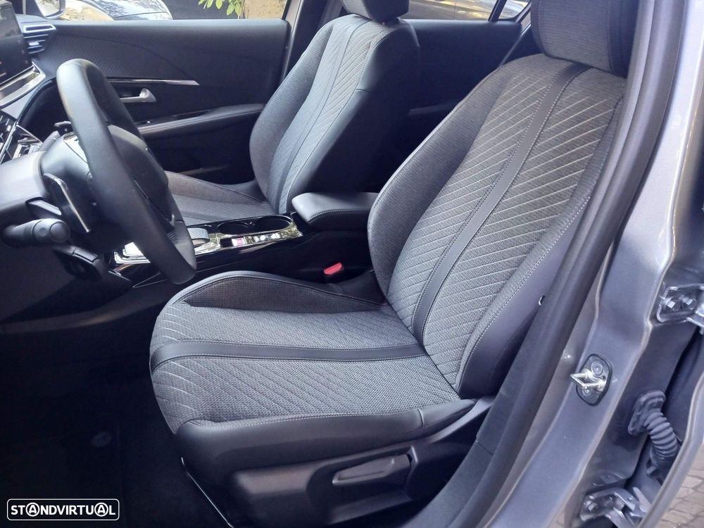 Peugeot 208 1.2 Hybrid Allure e-DCS6 - 31