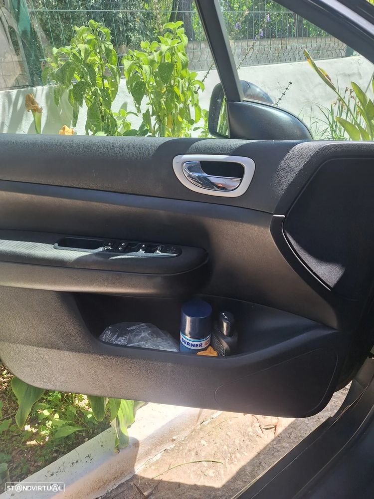 Peugeot 307 SW 1.6 HDi FAP Executive - 14