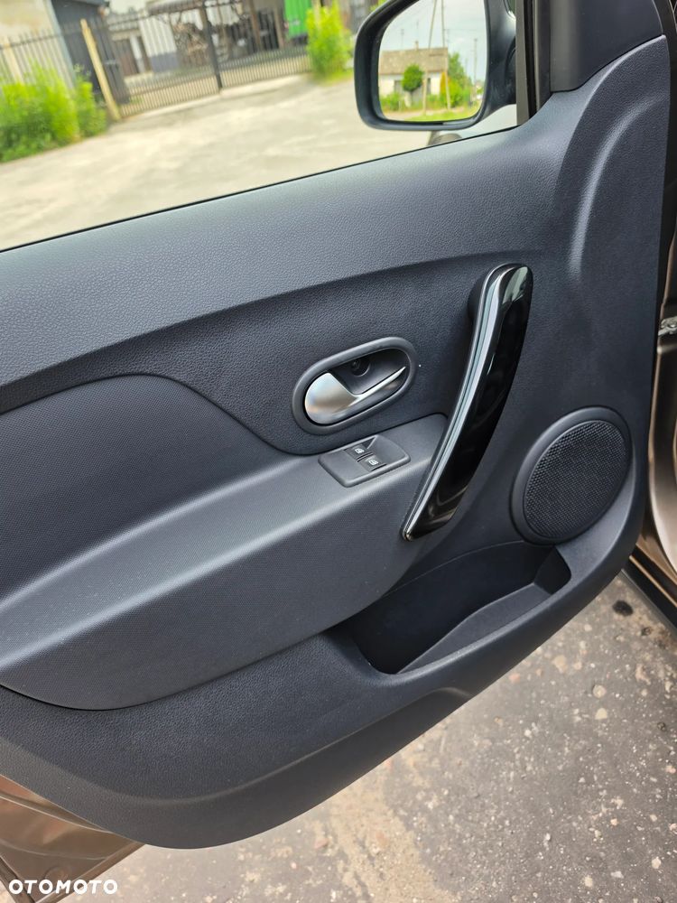 Dacia Sandero 0.9 TCe SL Celebration S&S EU6 - 15