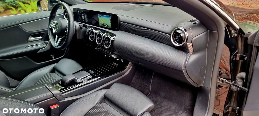 Mercedes-Benz CLA 220 d Progressive 8G-DCT - 19