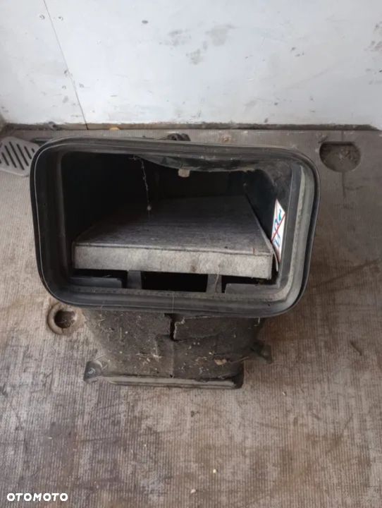 Wlot powietrza obudowa filtra kabinowego sprinter W906 crafter - 2
