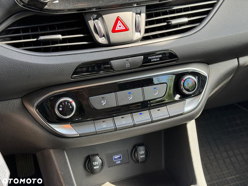 Hyundai i30 1.5 DPI Modern - 21