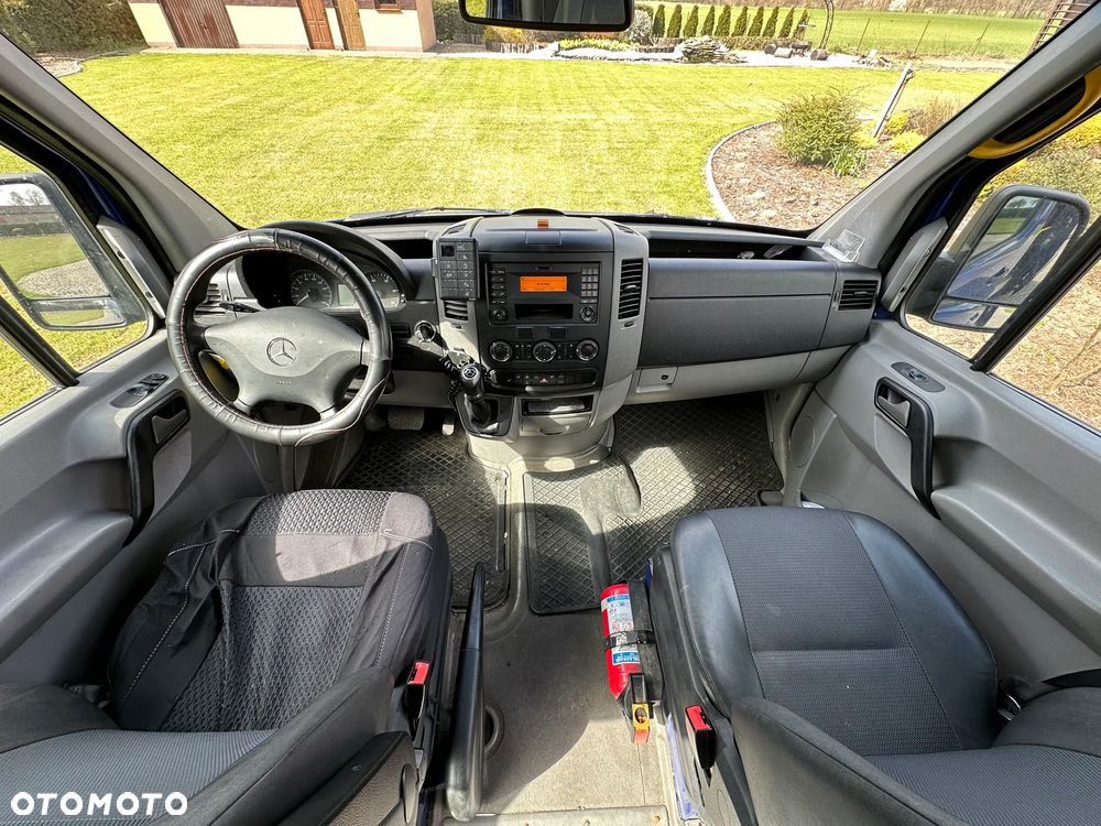 Mercedes-Benz Sprinter - 26