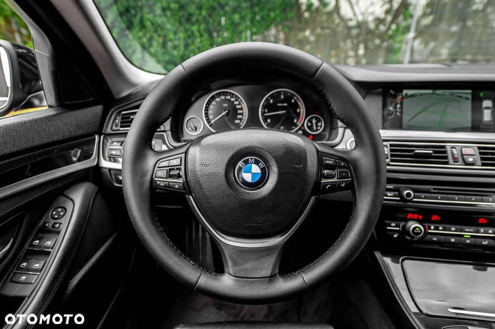 BMW Seria 5 530d xDrive - 27