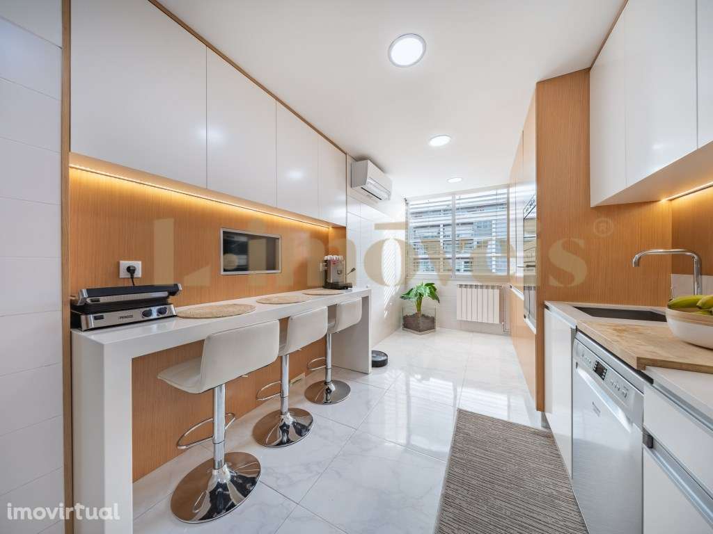 APARTAMENTO T3, MOBILADO E EQUIPADO, NO FÓRUM, VIZELA. - Grande imagem: 5/27