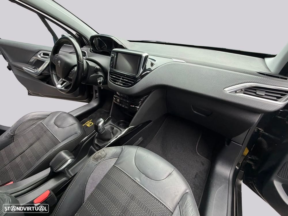 Peugeot 2008 1.2 PureTech Allure - 15