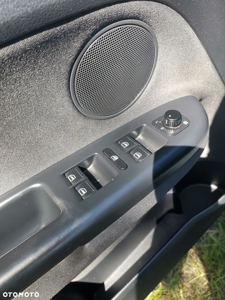 Volkswagen Golf Plus - 16