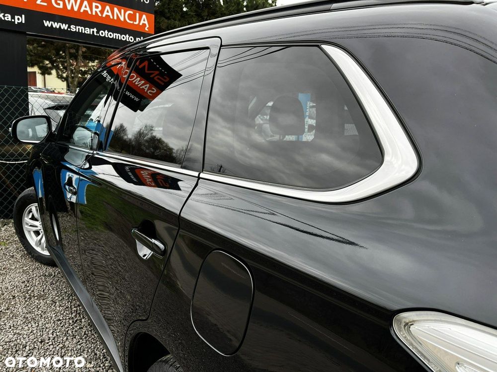 Mitsubishi Outlander 2.0 Instyle + 4WD CVT - 8