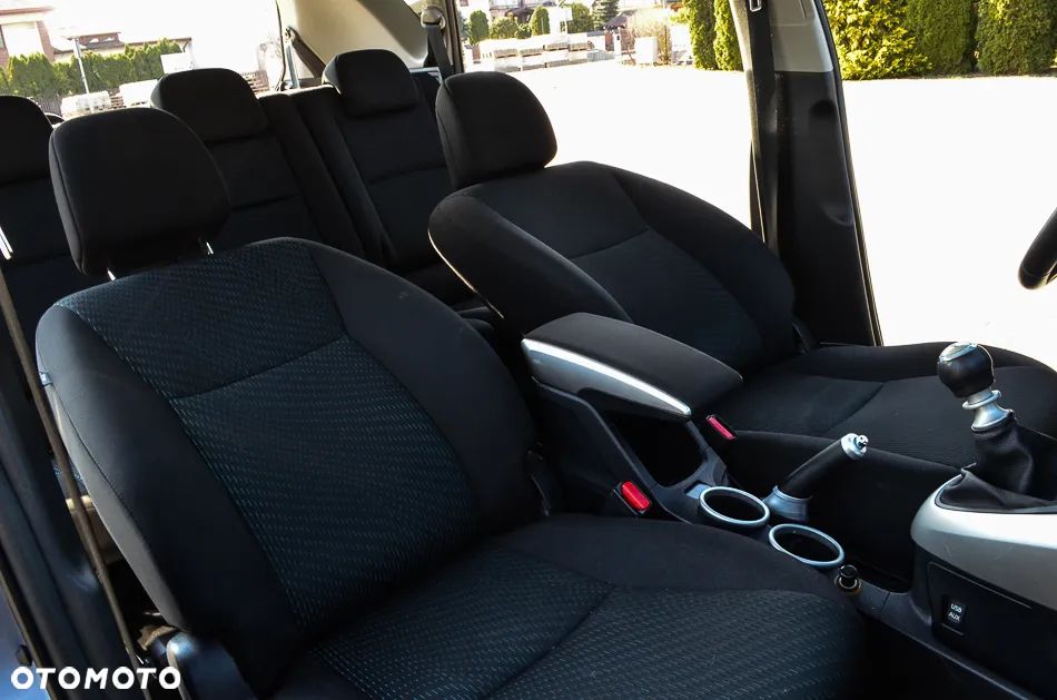 Toyota Verso 1.6 Premium 7os - 26