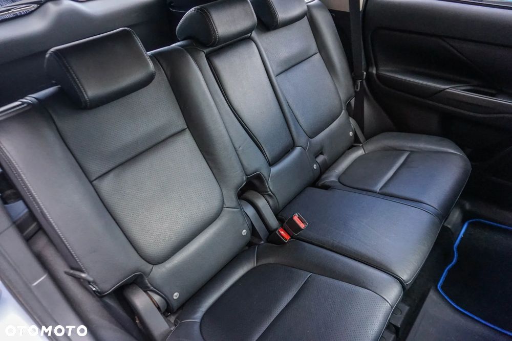 Mitsubishi Outlander - 35
