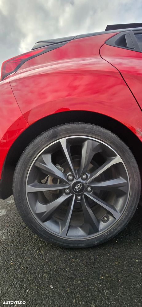 Hyundai Veloster - 8