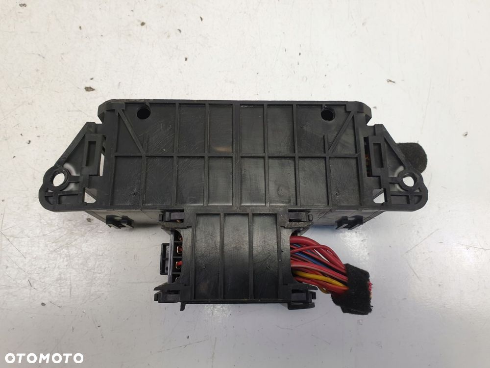 SKRZYNKA BEZPIECZNIKÓW Kia Carens II 2.0 CRDI OK2FB-67580 - 6