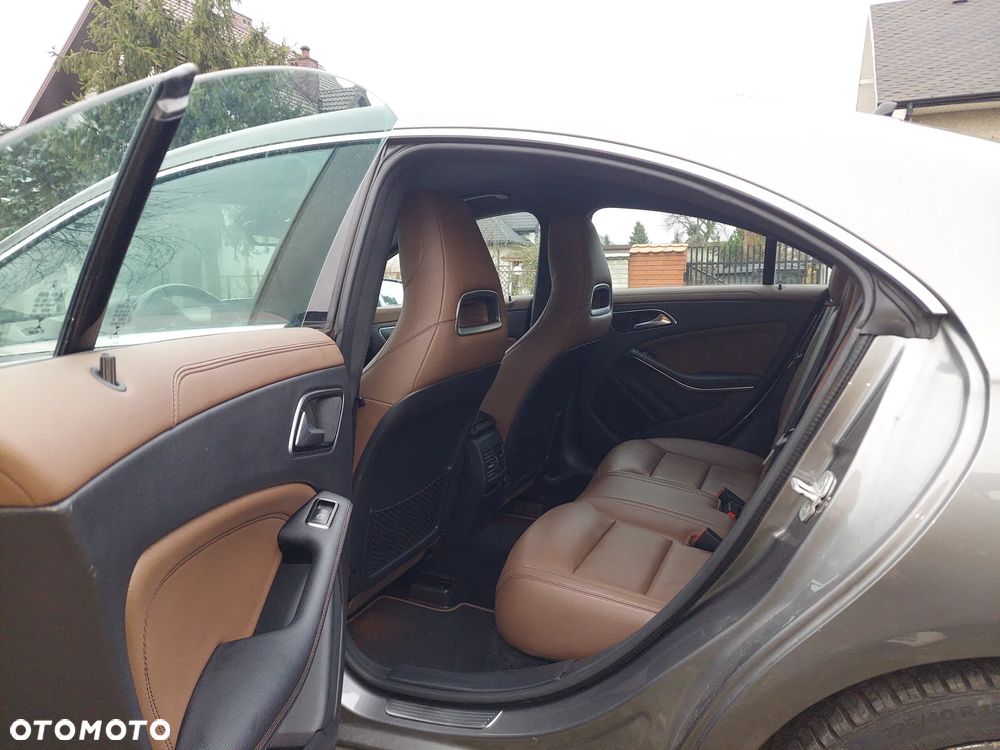 Mercedes-Benz CLA 200 Peak Edition - 9