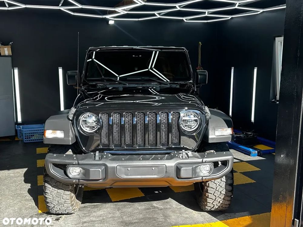 Jeep Wrangler - 2