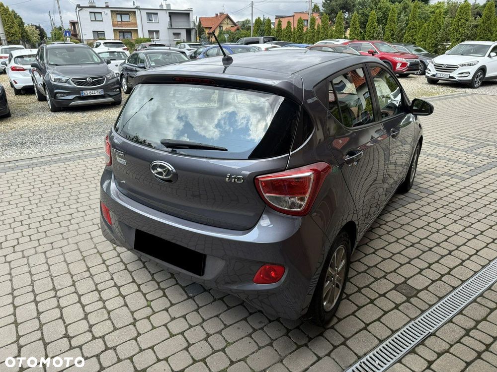 Hyundai i10 1.0 Fifa World Cup Edition - 7