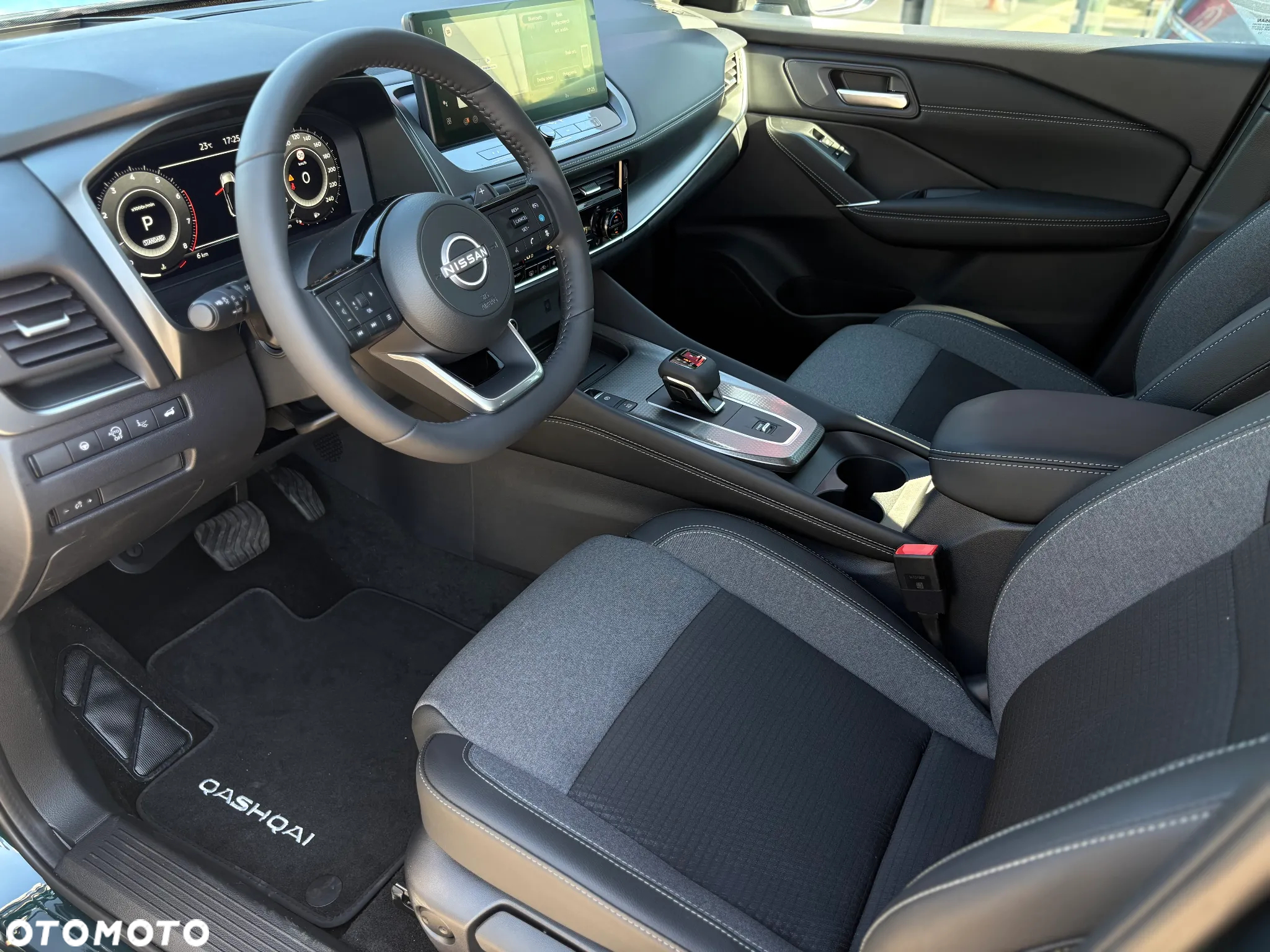Nissan Qashqai 1.3 DIG-T mHEV N-Connecta Xtronic - 23