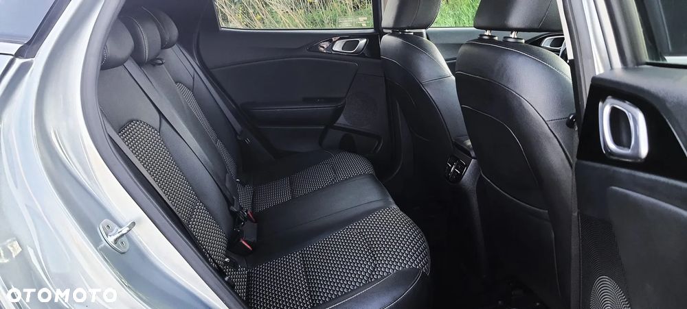 Kia XCeed 1.5 T-GDI L Business Line - 11
