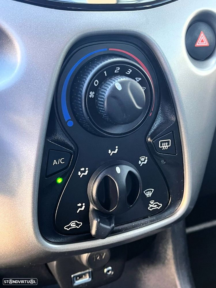 Toyota Aygo 1.0 X-Play+AC+X-Touch - 29