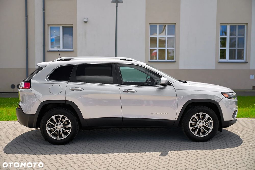 Jeep Cherokee - 12