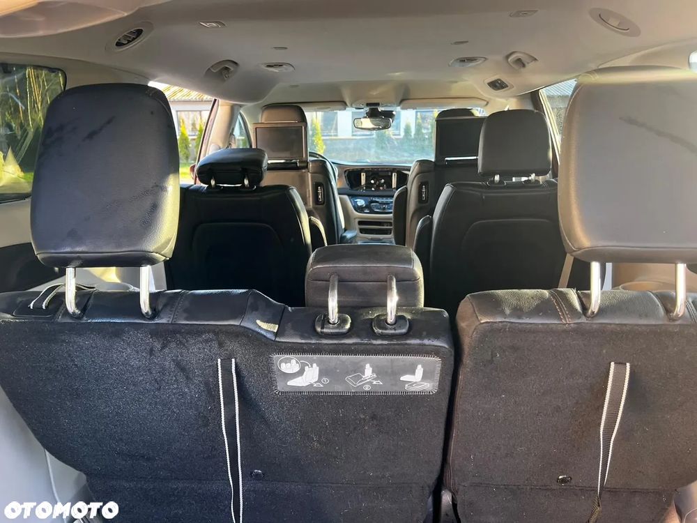 Chrysler Pacifica - 19