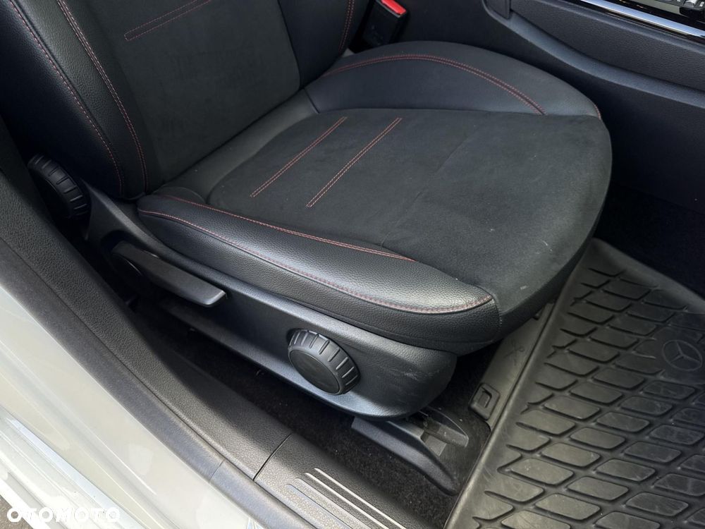 Mercedes-Benz CLA 200 7G-DCT AMG Line - 22