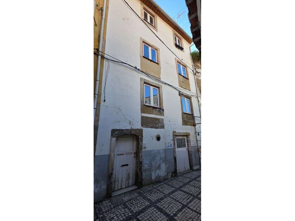 Prédio na Baixa de Coimbra com 3 T1´s - Grande imagem: 2/24
