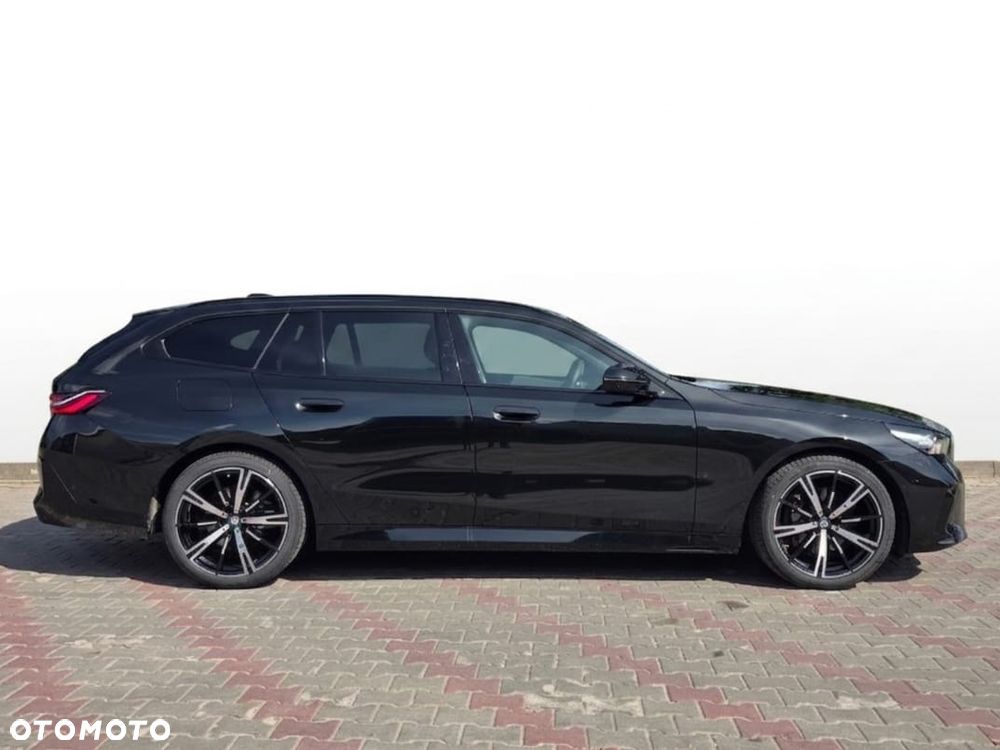 BMW Seria 5 540d xDrive mHEV M Sport - 6